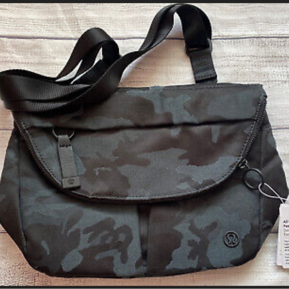 Lululemon All night Festival Bag Heritage Camouflage NWOT